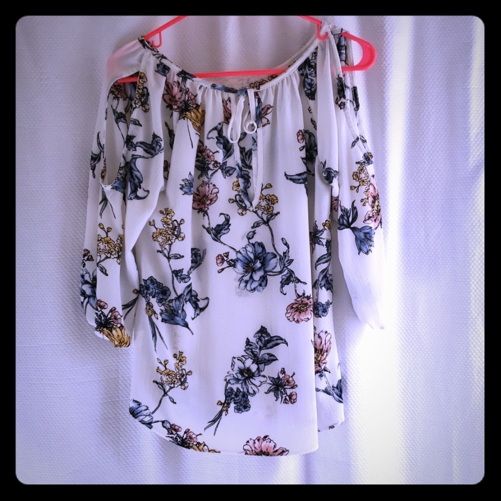Breezy floral top by jella c.